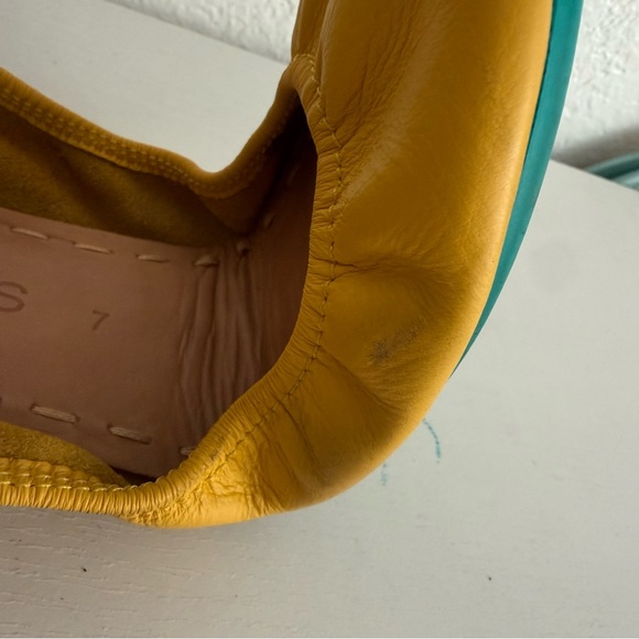 Tieks Flats Women’s Size 7 Flats Mustard Yellow Leather Cushioned Foldable - Picture 7 of 7